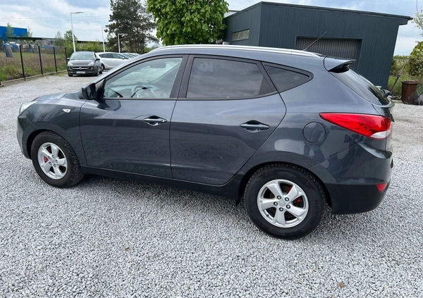 Hyundai ix35 cena 36999 przebieg: 153000, rok produkcji 2011 z Złotów małe 301